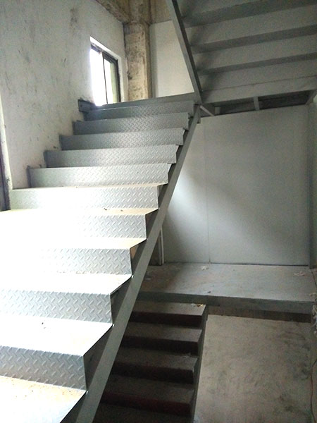 铁楼梯